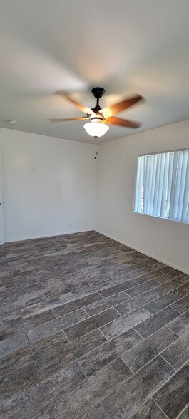 Building Photo - 204 W Duell St