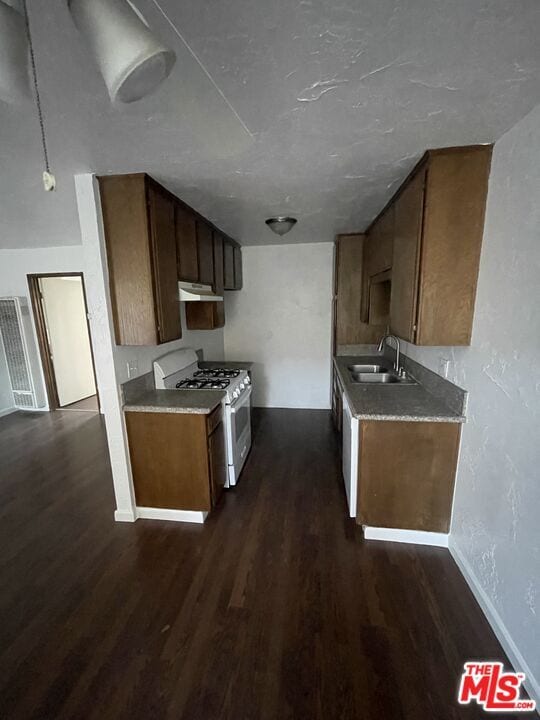 Building Photo - 735 W Milford St