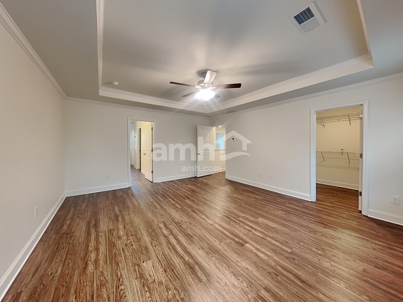 Building Photo - 509 Slew Dr