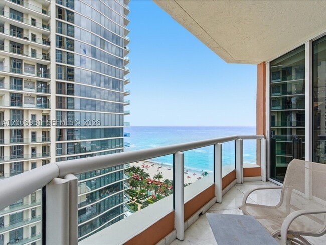 Building Photo - 17875 Collins Ave