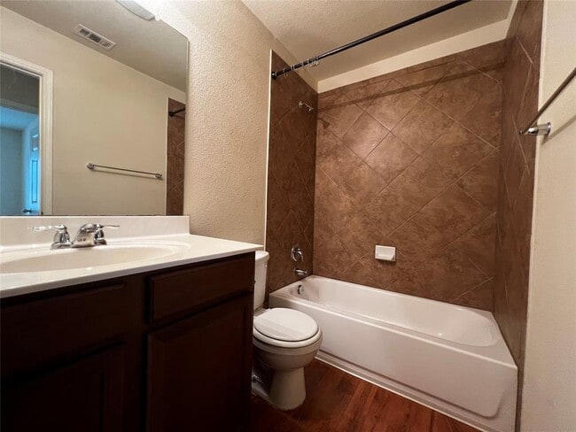 Building Photo - 2708 Cottonwood Shores Dr