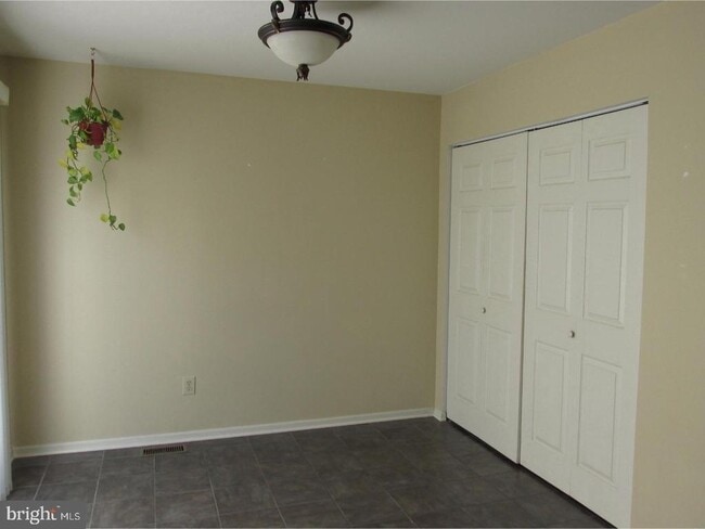 Building Photo - 343 Glenn Rose Cir