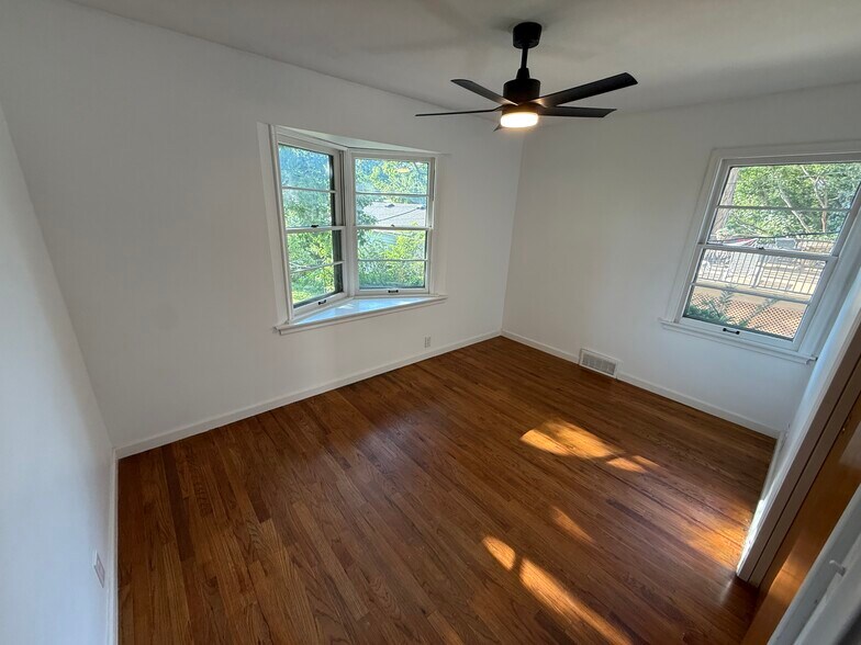 Building Photo - 2020 N 61st St