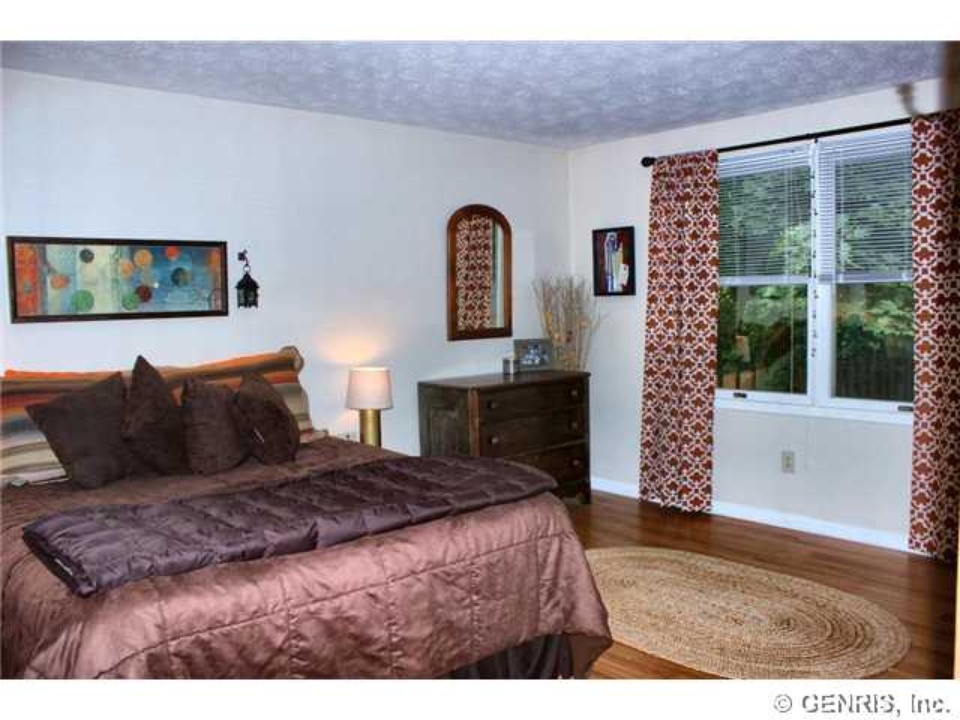 Master BR - 1174 Cunningham Dr