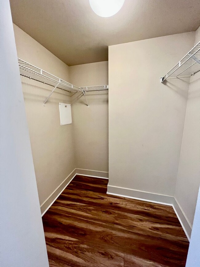 Building Photo - Stunning, Luxe Condo in Ballard! Two Beds ...