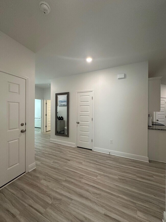 Building Photo - 7 Nest Ln