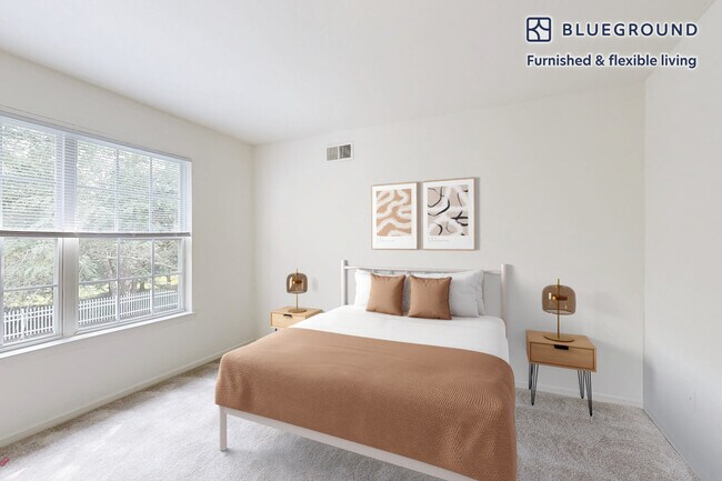 Building Photo - 313 Avalon Cir