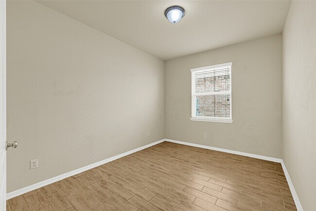 Building Photo - 3914 Prine Ln