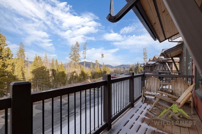 Building Photo - Beautiful Furnished Townhome with infared sauna, finished garage and community amenties