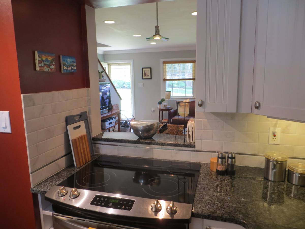 Kitchen - 434 James Court