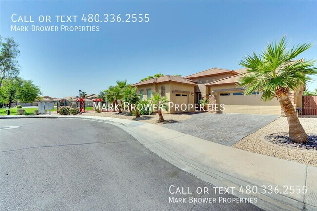 Building Photo - 3732 S Halsted Dr