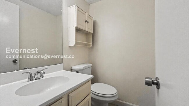 Building Photo - 900 Taulbee Ln