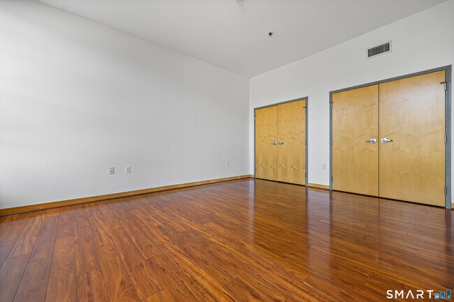 Building Photo - 10 Ann St