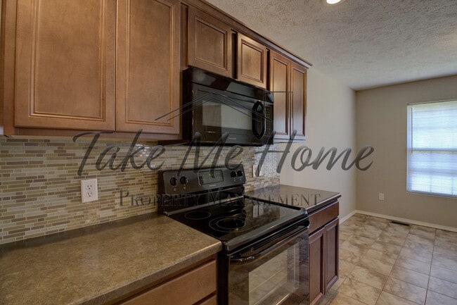 Building Photo - The Home You’ve Been Waiting For- 4 Bedrooms, 3-Car Garage, Great Location