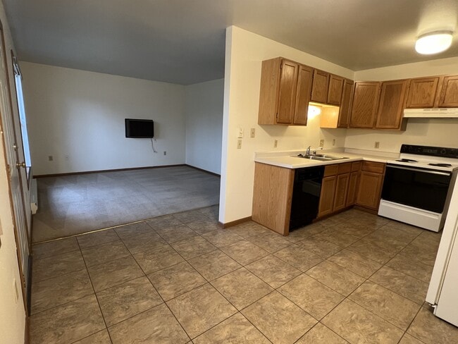 Building Photo - 2550 New Pine Dr