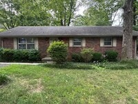 Building Photo - Lone Oak House