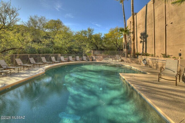 Building Photo - 6655 N Canyon Crest Dr