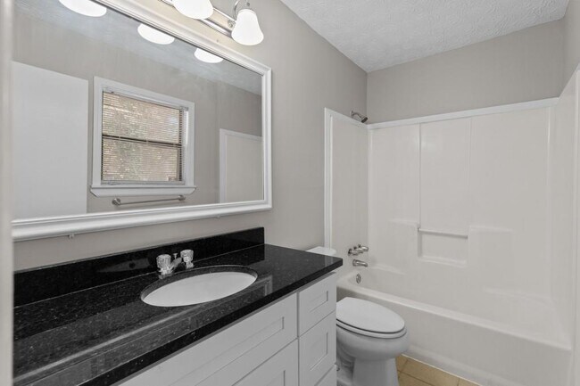 Building Photo - 1042 Mainstreet Lake Dr