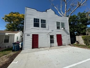 Building Photo - 434 E Tillman Ave