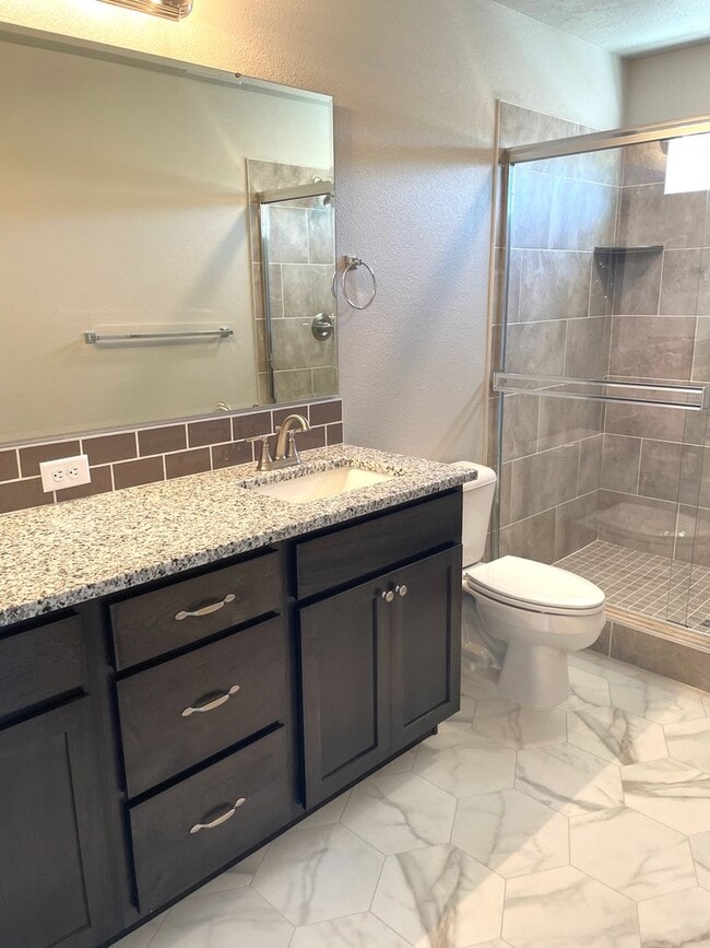 Building Photo - Beautiful 4-Bedroom Home in West Boise