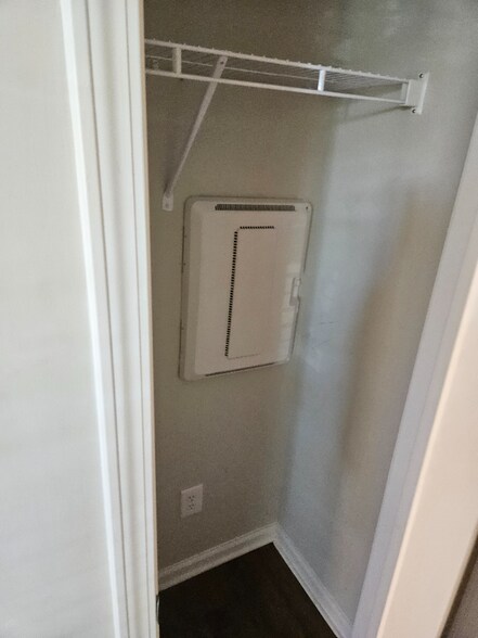 Building Photo - 131 Hunters Grove Dr