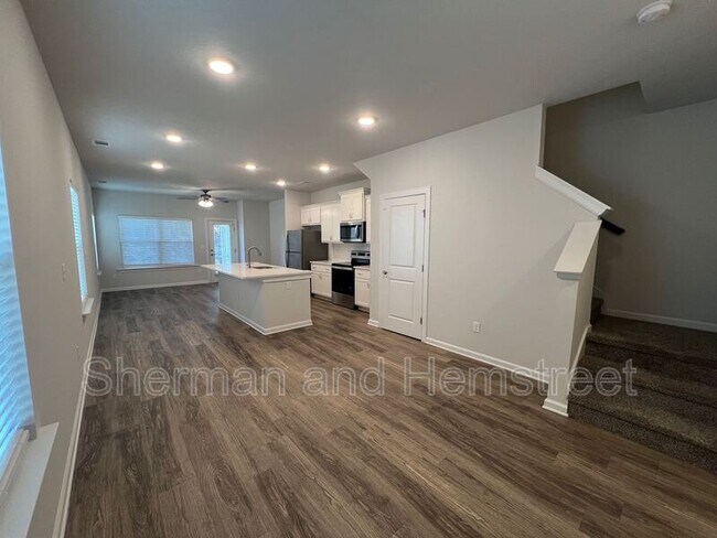 Building Photo - 2053 Lotus Dr