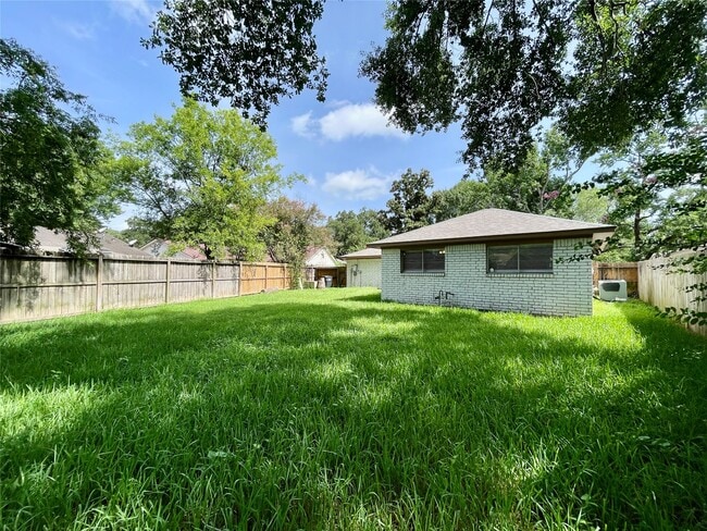 Building Photo - 5375 Little John Ln