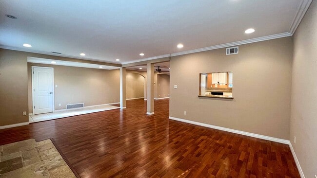 Building Photo - 3 Bdrm Detached Haome Available In Sought After La Mesa Neighborhood