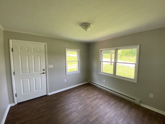 Building Photo - 120 E Siddonsburg Rd