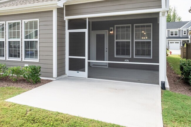 Building Photo - 1014 Greatland Rd