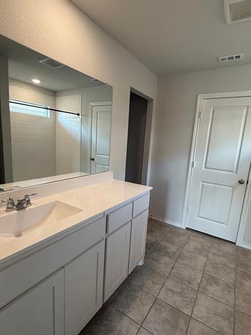 Building Photo - 112 Piping Rock Dr