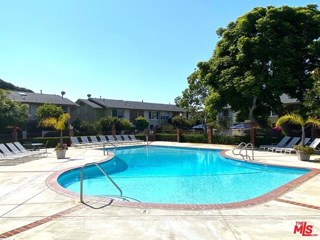 Building Photo - 5215 Sepulveda Blvd