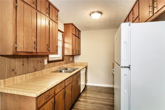 Building Photo - 307 Hamilton Glenn