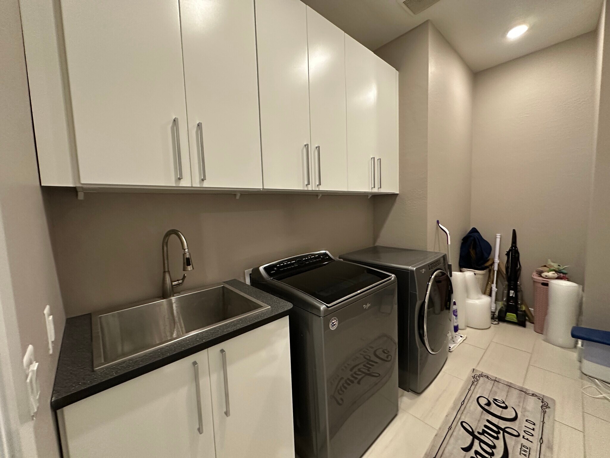 Building Photo - 1140 E Cherrywood Pl