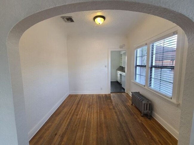 Building Photo - **Available NOW**