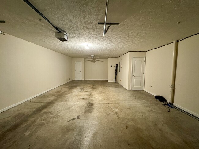 Building Photo - 409 Whitehall Rd