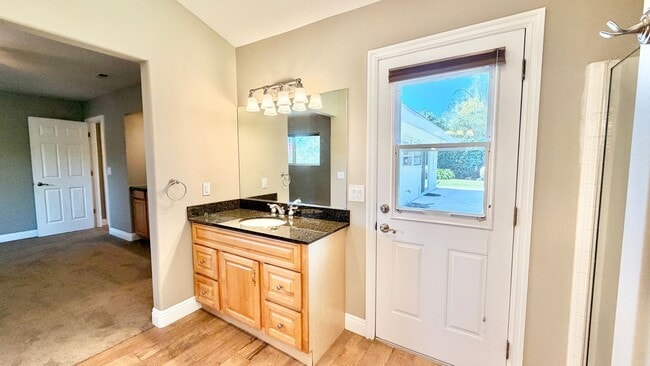 Building Photo - Lovely Single Story Home, Great Neighborhood, Amazing Yard Space, Close distance to Downtown Fall...
