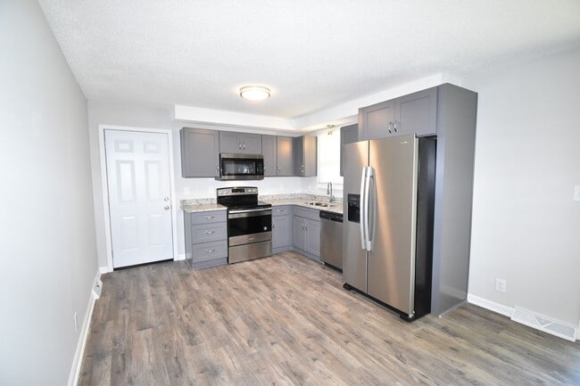 Building Photo - Renovate Dog Friendly Home For Rent Near Cunningham Lane!