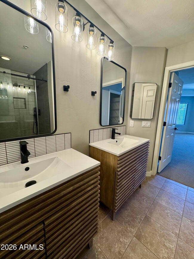 Building Photo - 14000 N 94th St