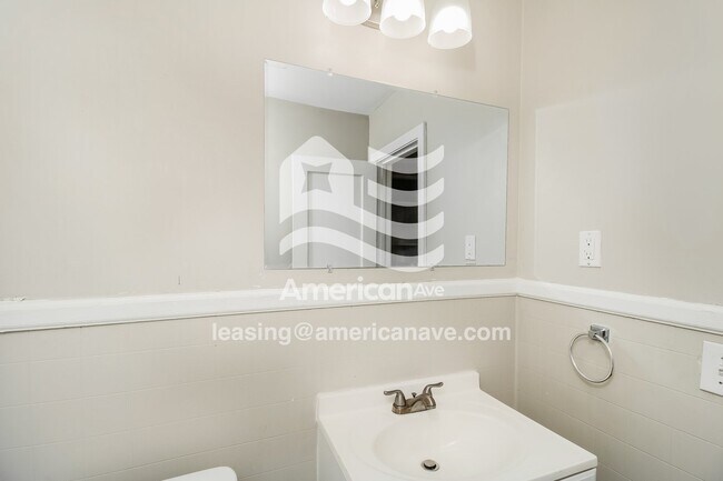 Building Photo - 2813 Dubard St