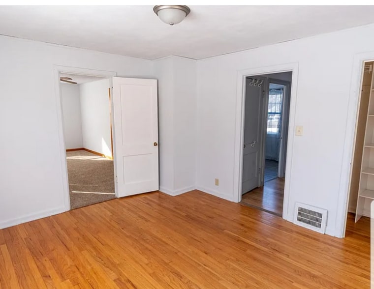 Building Photo - 2745 Hanson St