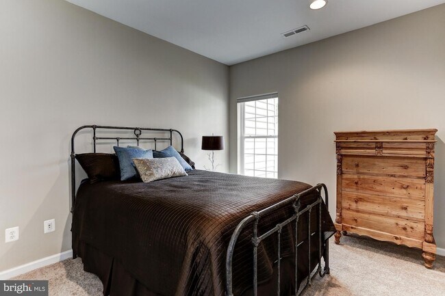 Building Photo - 20024 Northville Hills Terrace