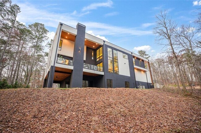 Building Photo - 1736 Cox Rd