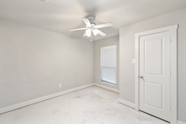 Building Photo - 6728 Fair Meadows Dr