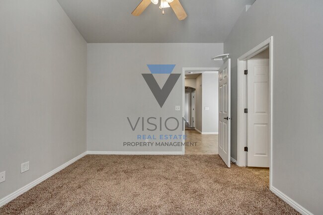Building Photo - 1077 Canyon Meadow Dr