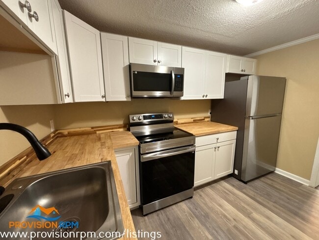 Building Photo - 107 Watermans Ct