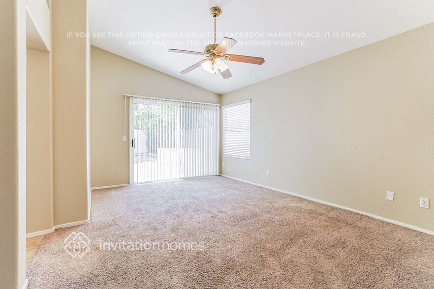 Building Photo - 1391 E Gary Dr