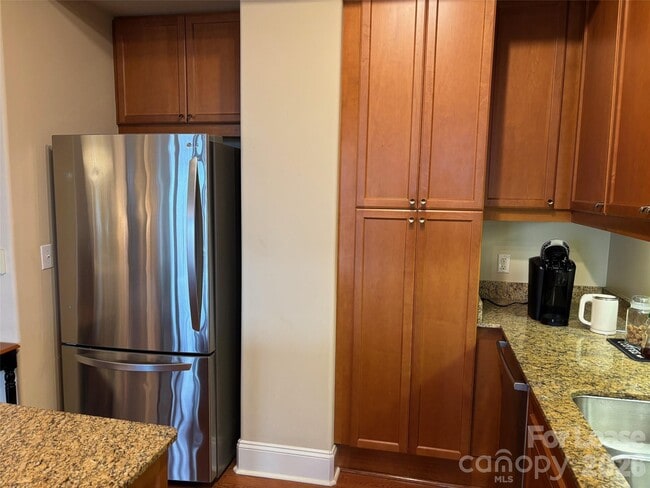 Building Photo - 4620 Piedmont Row Dr