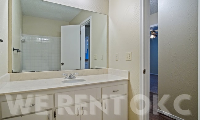 Building Photo - 6415 N Peniel Ave