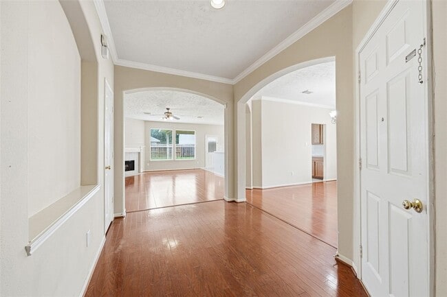 Building Photo - 18010 Timber Crossing Ln